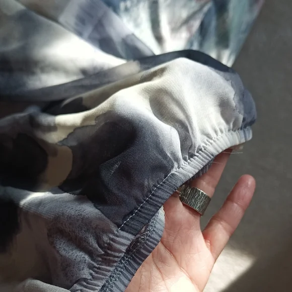 New York & Company Black and Gray Floral Blouse - Picture 6 of 6